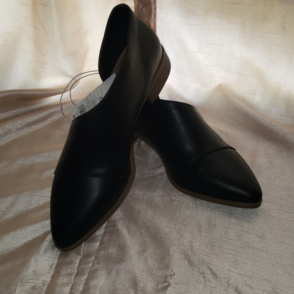 Universal Thread Cut Out Bootie